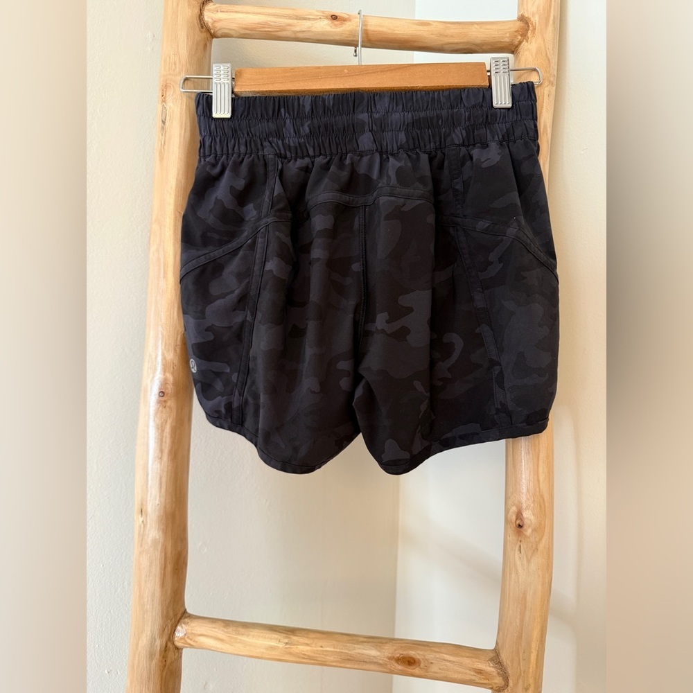 Lululemon Tracker Low-Rise Lined Short 4" Camoufl… - image 2
